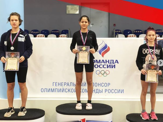 Спортсмены из Северного завоевали золотые медали в турнире по двоеборью