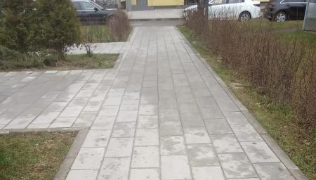 Песок с тротуара на Долгопрудной убрали
